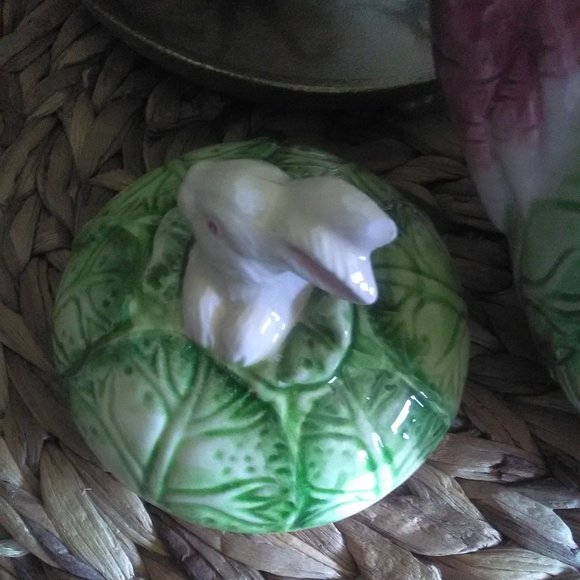 BUNNY LANE Vintage Bunny Teapot - Picture 6 of 16